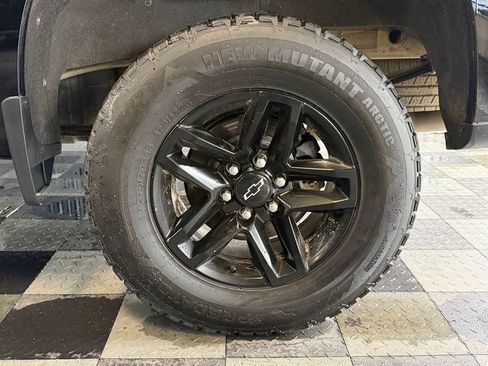 Used 2021 Chevrolet Silverado 1500 LT Trail Boss w/ Convenience Package II image 30