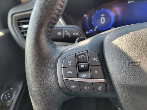 Certified 2020 Ford Escape Titanium image 4