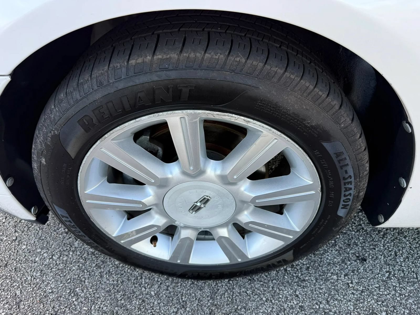 Used 2012 Lincoln MKZ FWD image 8