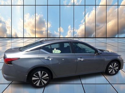 Used 2021 Nissan Altima 2.5 SV w/ SV Premium Package