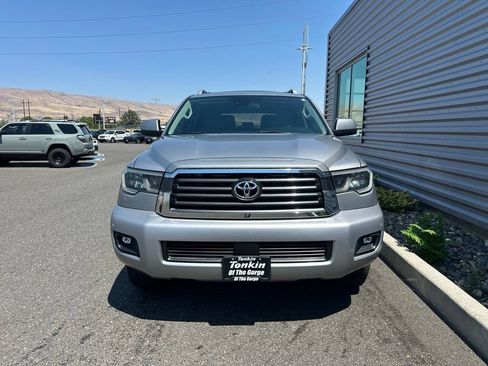 Used 2019 Toyota Sequoia SR5 AWD/4WD image 10
