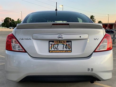 Used 2018 Nissan Versa SV FWD image 8