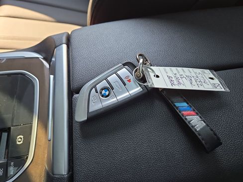 Used 2022 BMW X5 xDrive40i w/ Parking Assistance Package image 31