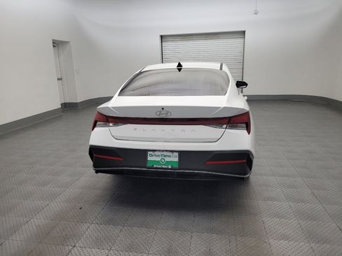 Used 2024 Hyundai Elantra SEL FWD image 7