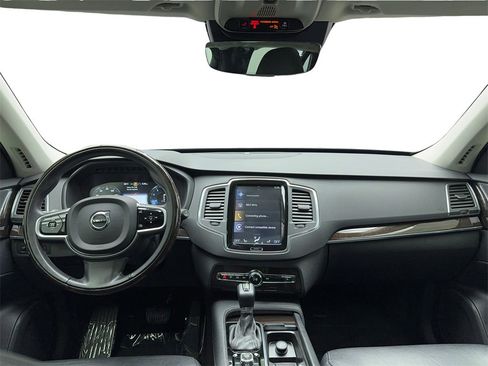 Used 2018 Volvo XC90 T5 Momentum w/ Convenience Package image 18