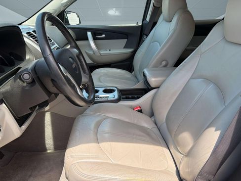 Used 2009 GMC Acadia SLT w/ Visibility Package FWD image 5