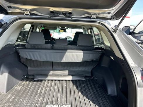 Used 2025 Toyota RAV4 XLE AWD/4WD image 7