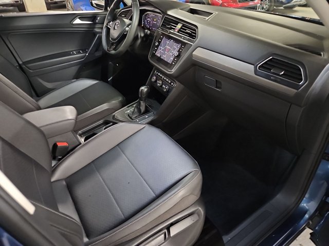 Used 2020 Volkswagen Tiguan SEL w/ Tiguan Three-Row MDO Package FWD image 23