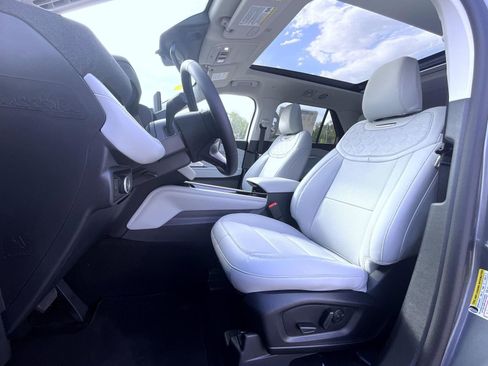 New 2026 Ford Explorer Platinum w/ LUX Leather Package AWD/4WD image 11