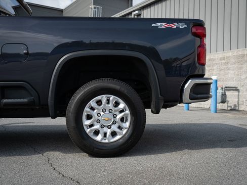Used 2024 Chevrolet Silverado 2500 LTZ AWD/4WD image 6