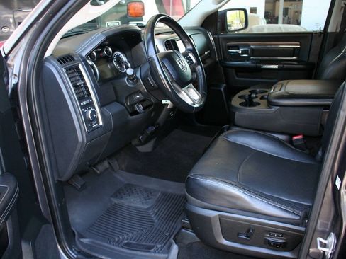 Used 2017 RAM 1500 Laramie AWD/4WD image 12