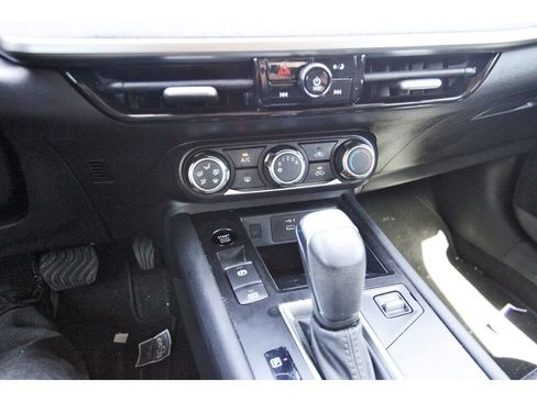 Used 2025 Nissan Kicks SV w/ Charging Package FWD image 21