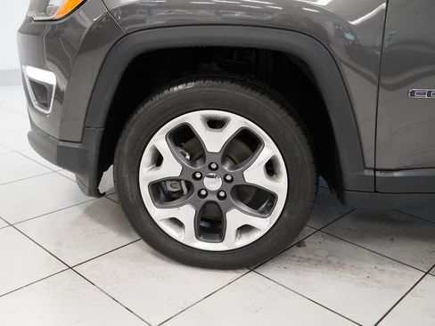 Used 2018 Jeep Compass Limited w/ Navigation Group image 19