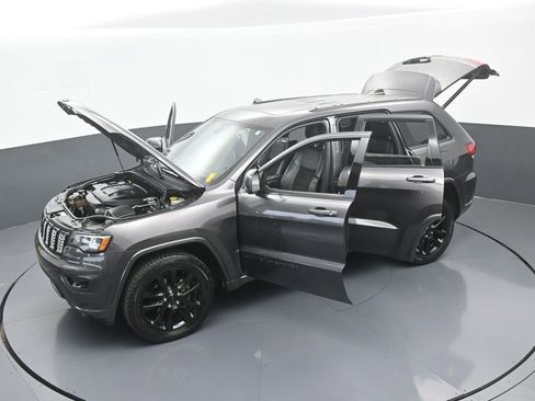 Used 2019 Jeep Grand Cherokee Altitude image 57