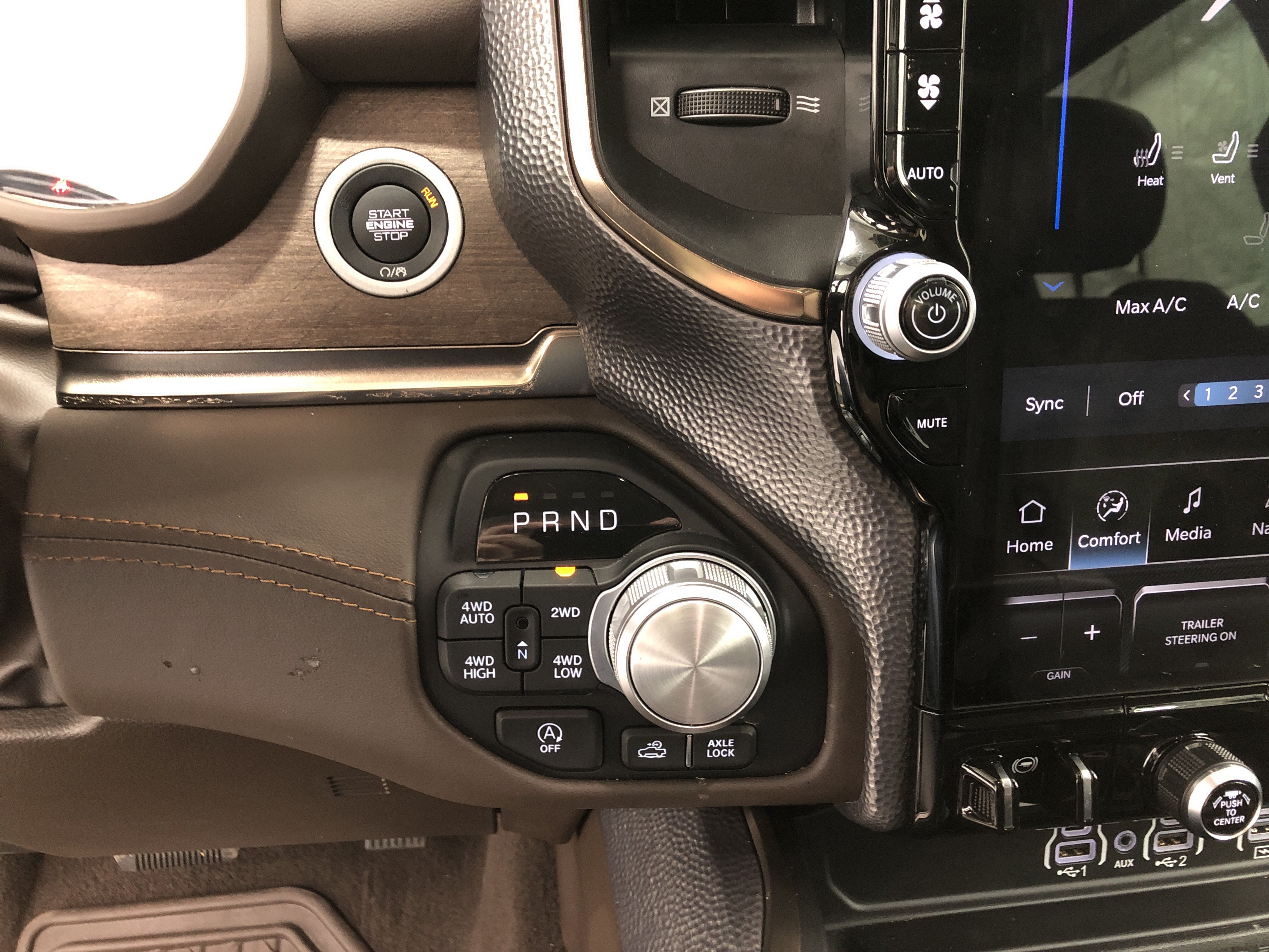 Certified 2025 RAM 1500 Limited AWD/4WD image 24