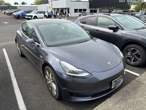 Used 2019 Tesla Model 3 Long Range AWD/4WD image 2