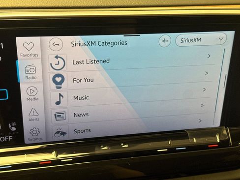 New 2026 Volkswagen Atlas SE image 18