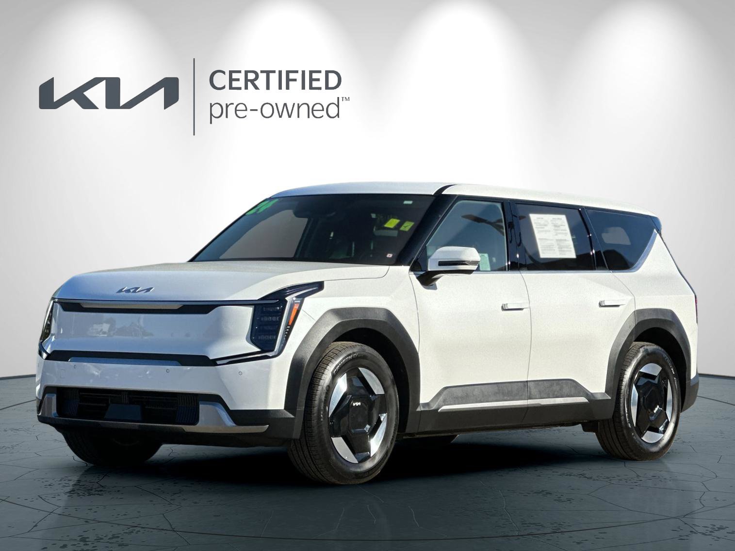 Certified 2024 Kia EV9 Light Long Range RWD image 8