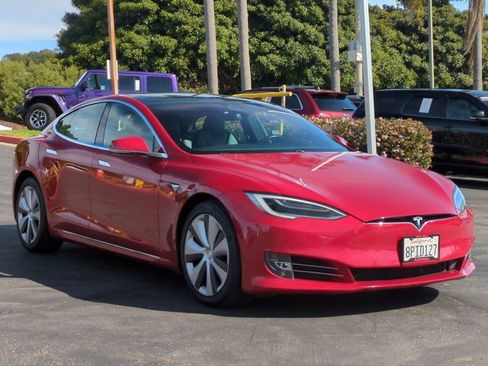 Used 2020 Tesla Model S Long Range Plus image 3