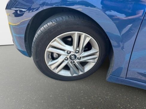Used 2019 Hyundai Elantra Value Edition FWD image 8