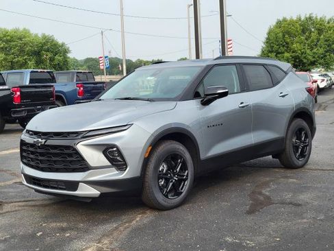New 2026 Chevrolet Blazer LT w/ Sound & Technology Package AWD/4WD image 4