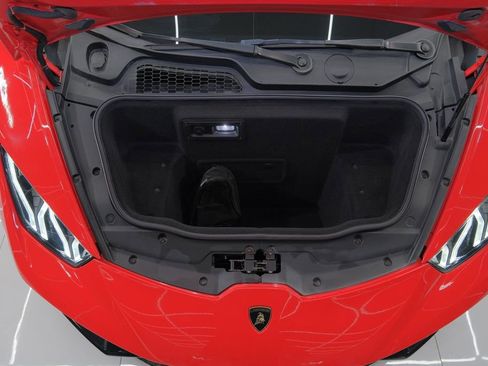 Used 2020 Lamborghini Huracan EVO image 42