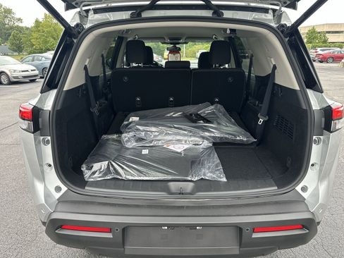 New 2025 Nissan Pathfinder SV image 30