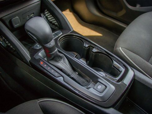 Used 2025 Chevrolet TrailBlazer LT FWD image 14