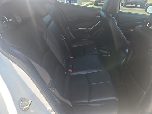 Used 2017 MAZDA MAZDA3 Touring FWD image 18