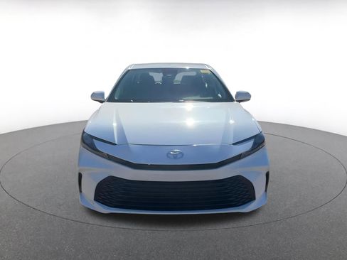 Used 2025 Toyota Camry LE image 4