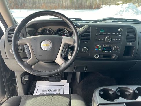 Used 2011 Chevrolet Silverado 2500 LT w/ Interior Plus Package image 9