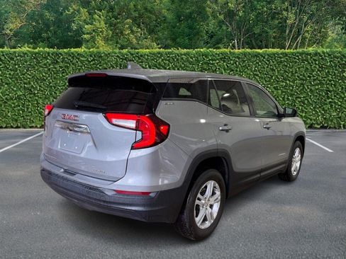 Used 2024 GMC Terrain SLE AWD/4WD image 3