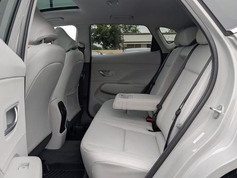 Certified 2025 Hyundai Kona Limited FWD image 14