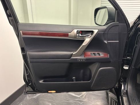 Used 2014 Lexus GX 460 w/ Premium Package AWD/4WD image 16
