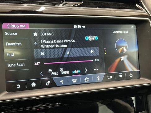 Used 2019 Jaguar F-PACE Premium image 20