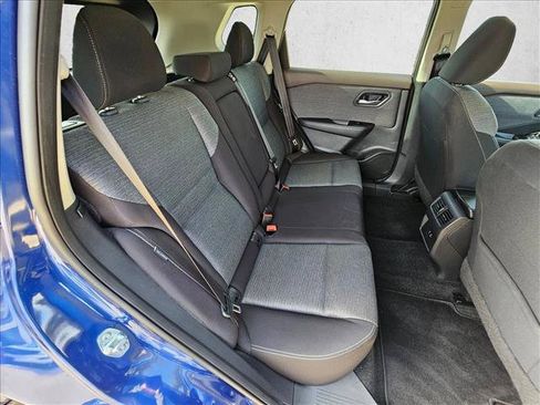 Used 2023 Nissan Rogue SV AWD/4WD image 17