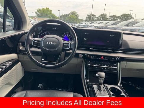 Used 2022 Kia Carnival EX FWD image 14