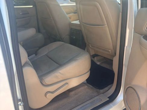 Used 2013 Cadillac Escalade ESV Premium image 27