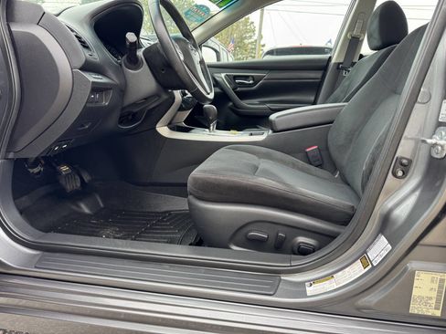 Used 2015 Nissan Altima 2.5 SV w/ Convenience Package FWD image 14
