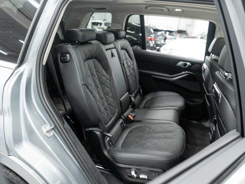 Used 2026 BMW X7 xDrive40i AWD/4WD image 11