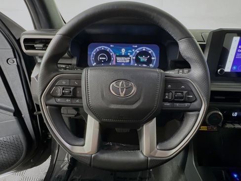 Used 2025 Toyota 4Runner TRD Off-Road AWD/4WD image 18