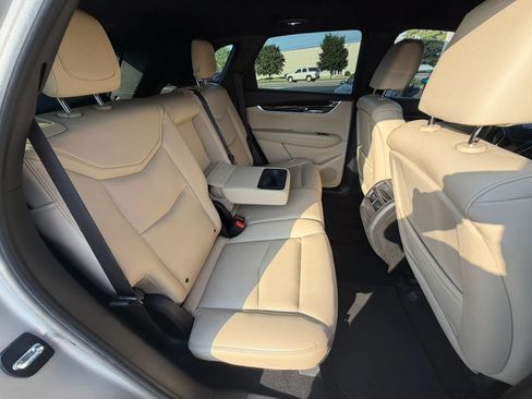 Used 2017 Cadillac XT5 FWD image 35