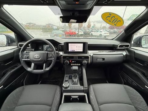 Used 2025 Toyota Tacoma SR5 image 12