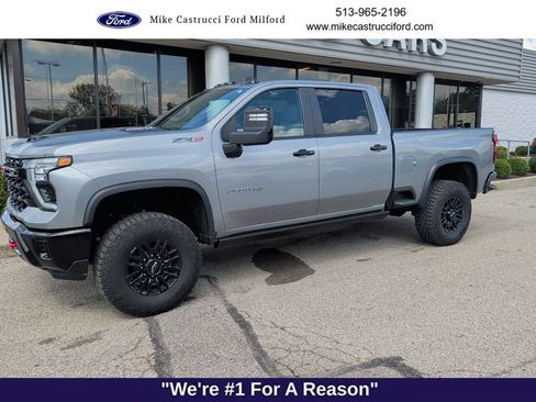 Used 2025 Chevrolet Silverado 2500 ZR2 w/ Technology Package AWD/4WD image 1