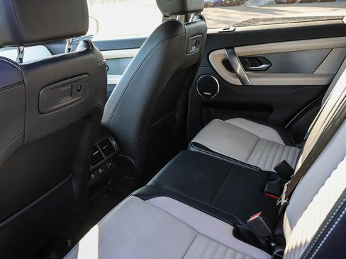 Used 2024 Land Rover Discovery Sport Dynamic SE image 15