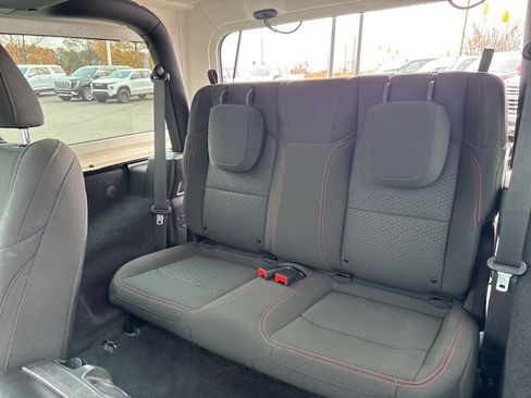 Used 2021 Jeep Wrangler Rubicon image 9