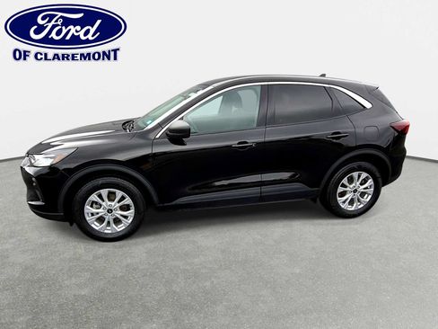 Used 2023 Ford Escape Active w/ Tech Pack #1 AWD/4WD image 4