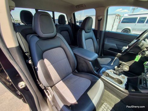 Used 2016 Chevrolet Colorado Z71 AWD/4WD image 2
