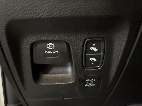 Used 2025 RAM 1500 Big Horn AWD/4WD image 19