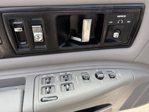 Used 1996 Chevrolet Impala SS RWD image 25
